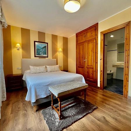 Hotel La Rivera Аренас де Кабралес Екстериор снимка