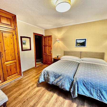 Hotel La Rivera Аренас де Кабралес Екстериор снимка
