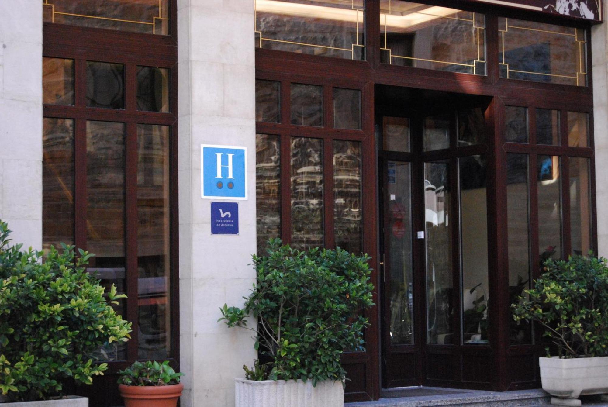 Hotel La Rivera Аренас де Кабралес Екстериор снимка
