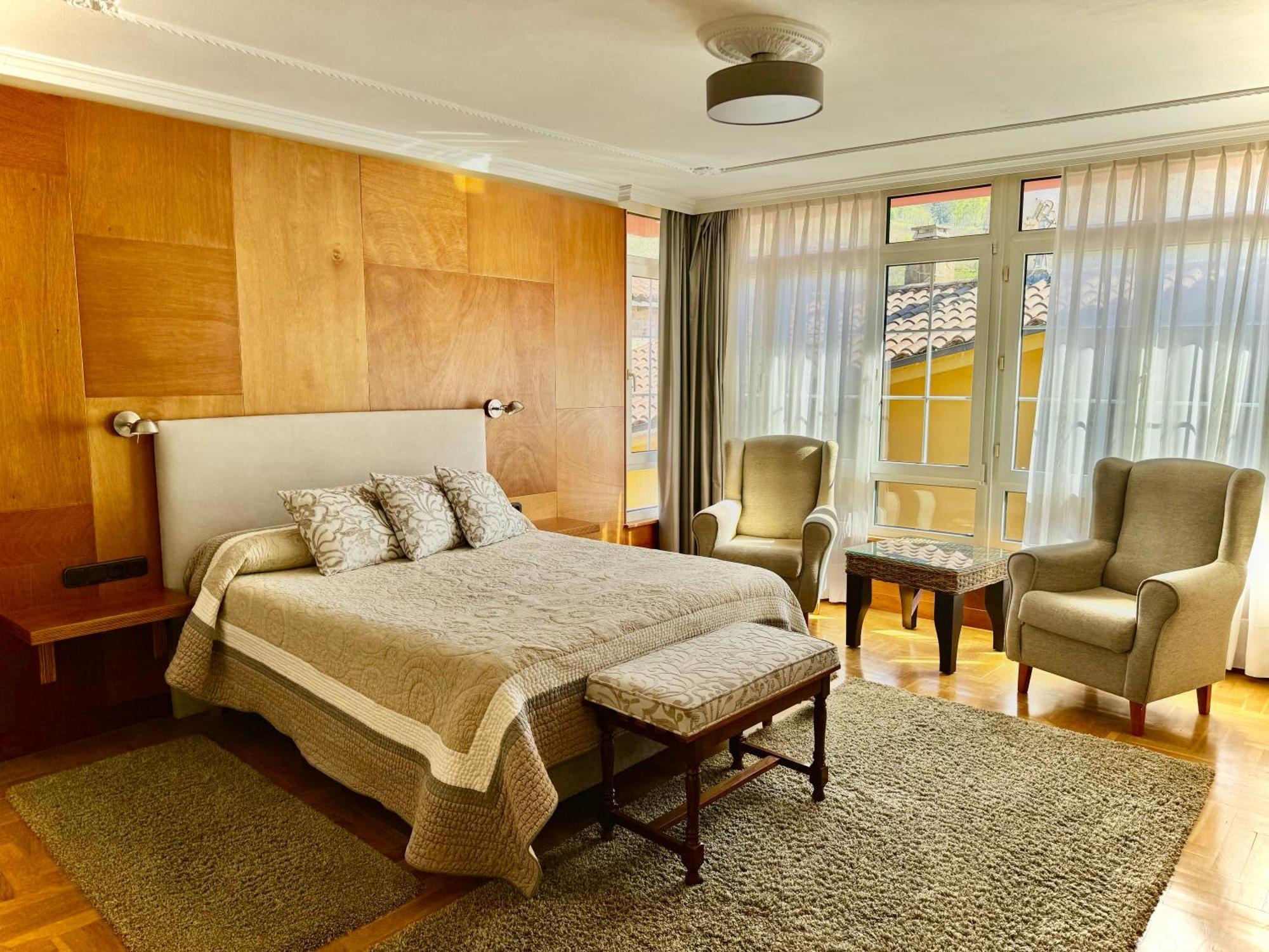 Hotel La Rivera Аренас де Кабралес Екстериор снимка