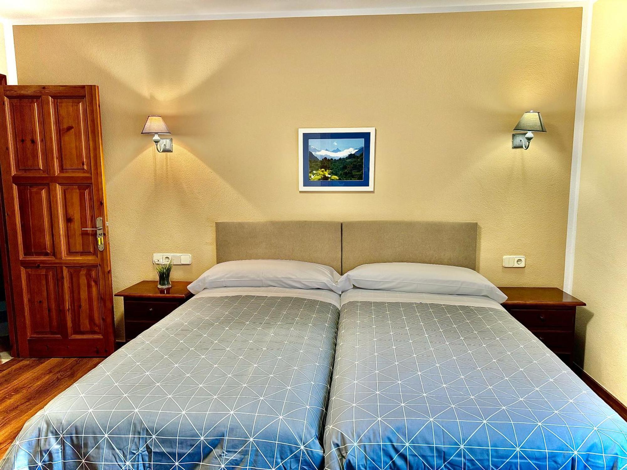 Hotel La Rivera Аренас де Кабралес Екстериор снимка