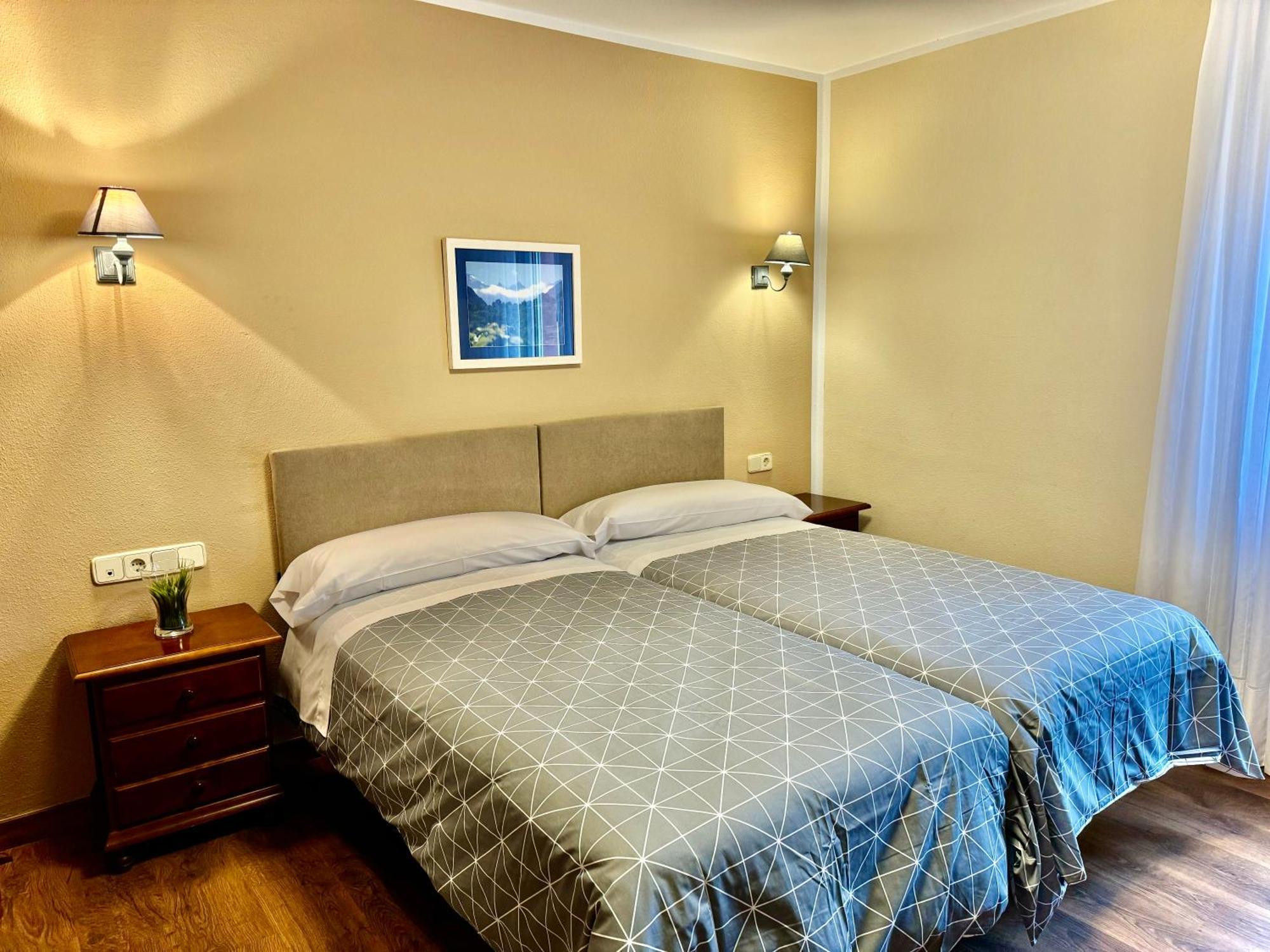 Hotel La Rivera Аренас де Кабралес Екстериор снимка
