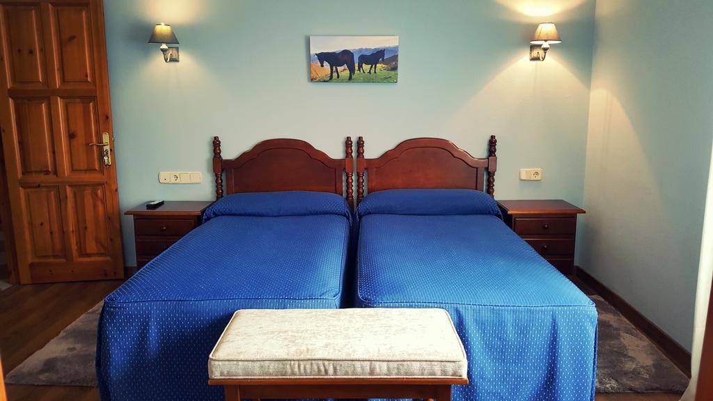 Hotel La Rivera Аренас де Кабралес Екстериор снимка