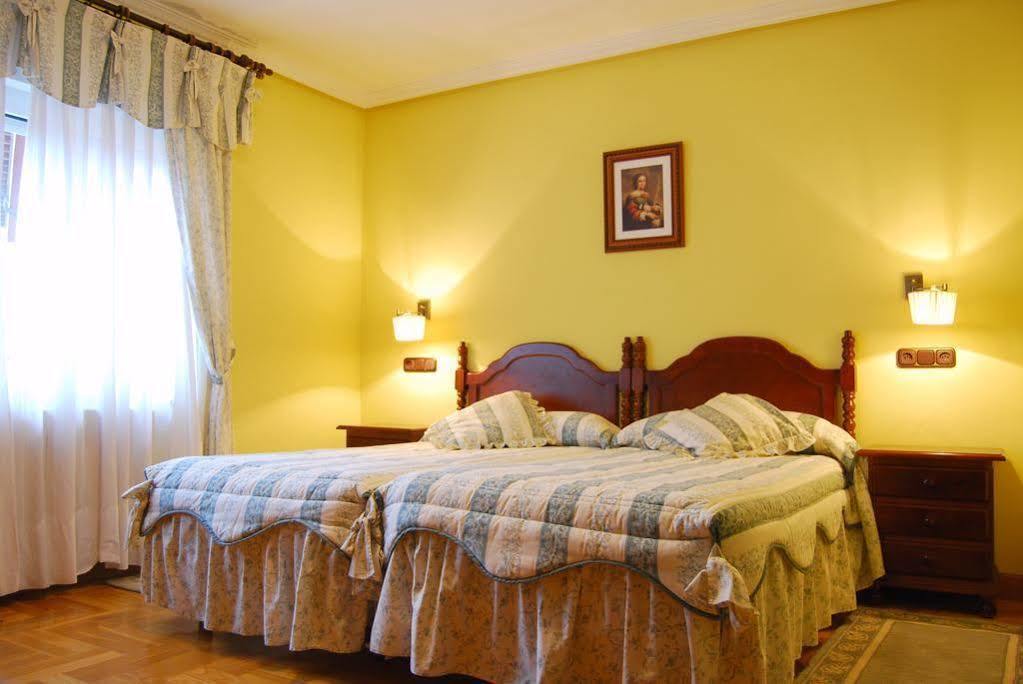 Hotel La Rivera Аренас де Кабралес Екстериор снимка