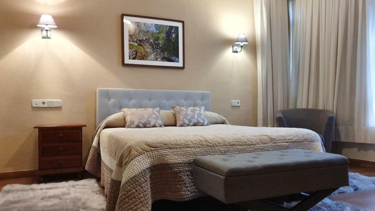 Hotel La Rivera Аренас де Кабралес Екстериор снимка